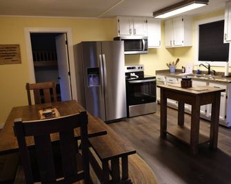 South Camp-Mountain Creek Ranch - Aurora - Kitchen