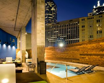 Aloft Dallas Downtown - Dallas - Piscina