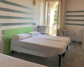 Vernazza Rooms & Apartments - Vernazza - Slaapkamer