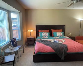 Guest Suite in Maple Ridge - Pitt Meadows - Bedroom