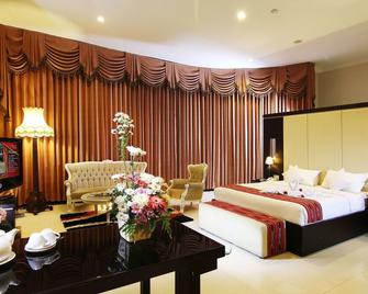 The Aliante Hotel - Маланг - Спальня