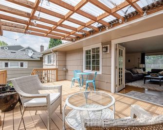 Lovely home close to all downtown amenities! - Puyallup - Balkon