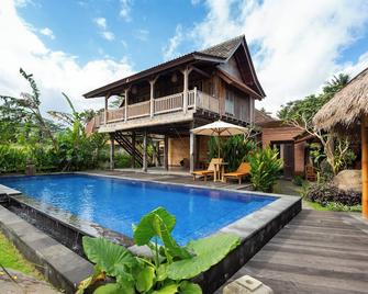 Kubu Sakian Villa and Restaurant Sidemen - Sidemen - Uima-allas