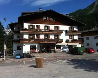 Albergo Pensione Sport - Arabba - Building