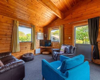 Chalet Lodge 1 by Interhome - Launceston - Salon