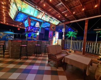 أراكاري هوتل جويانا - جورج تاون - بار