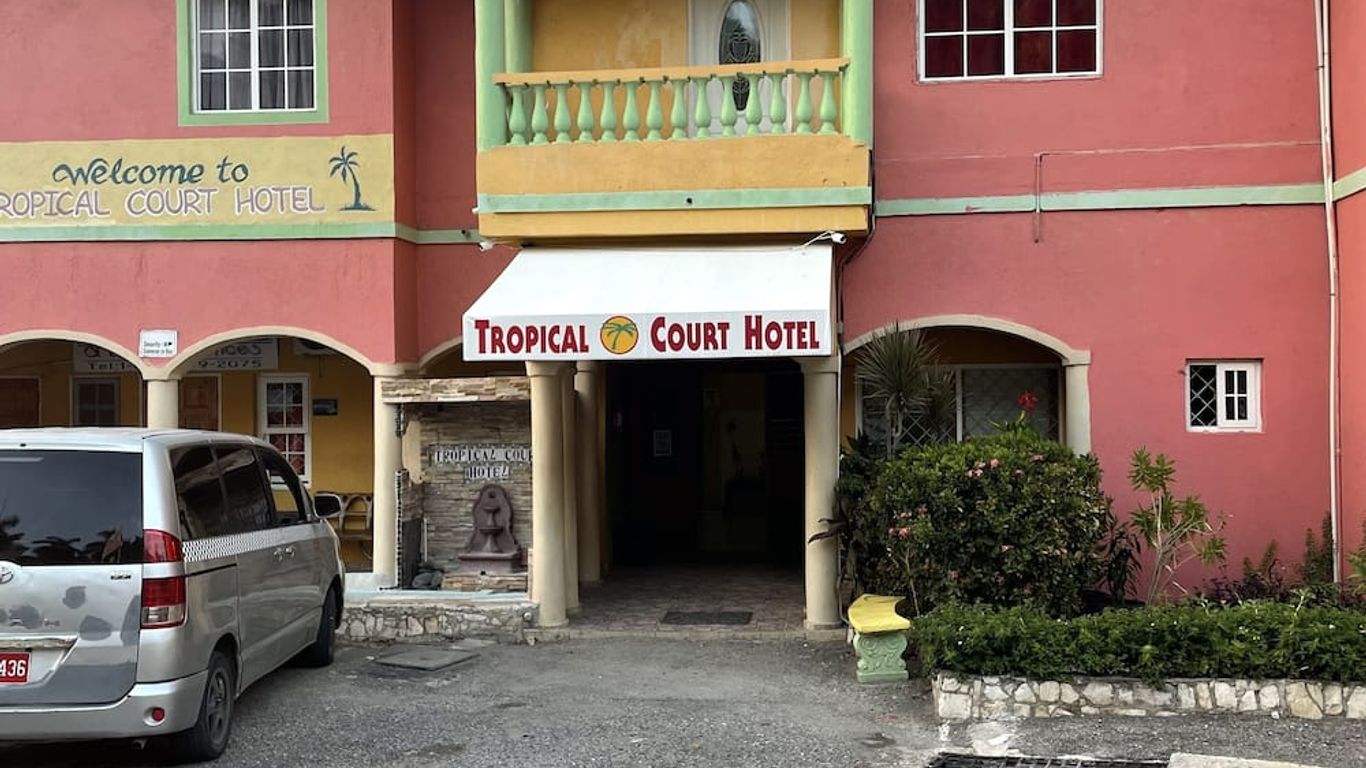 Tropical Court Hotel