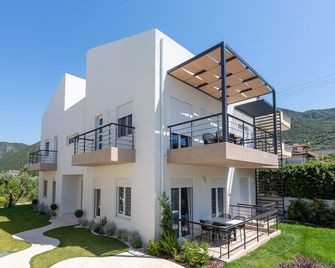 Two Olive Trees - 'Branch' Apartment - Patras - Gebäude