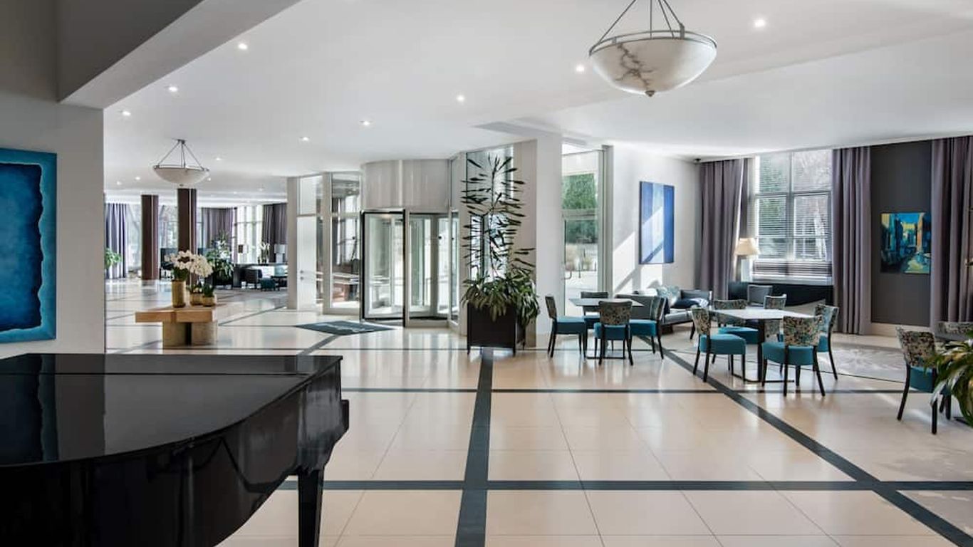 راديسون بلو هوتل، فروكلاف