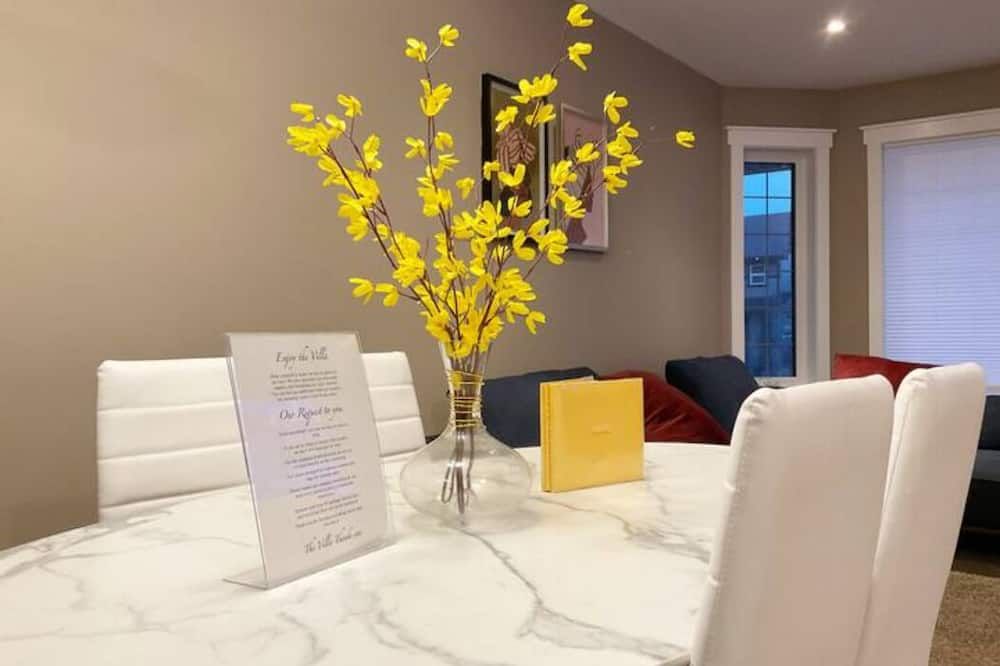 Nairavilla: Upscale Accommodation for Gr - רגינה - חדר אוכל