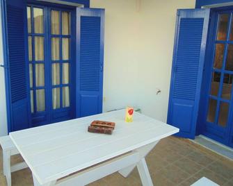 Sunny with sea view apartment - Agios Georgios - Patio