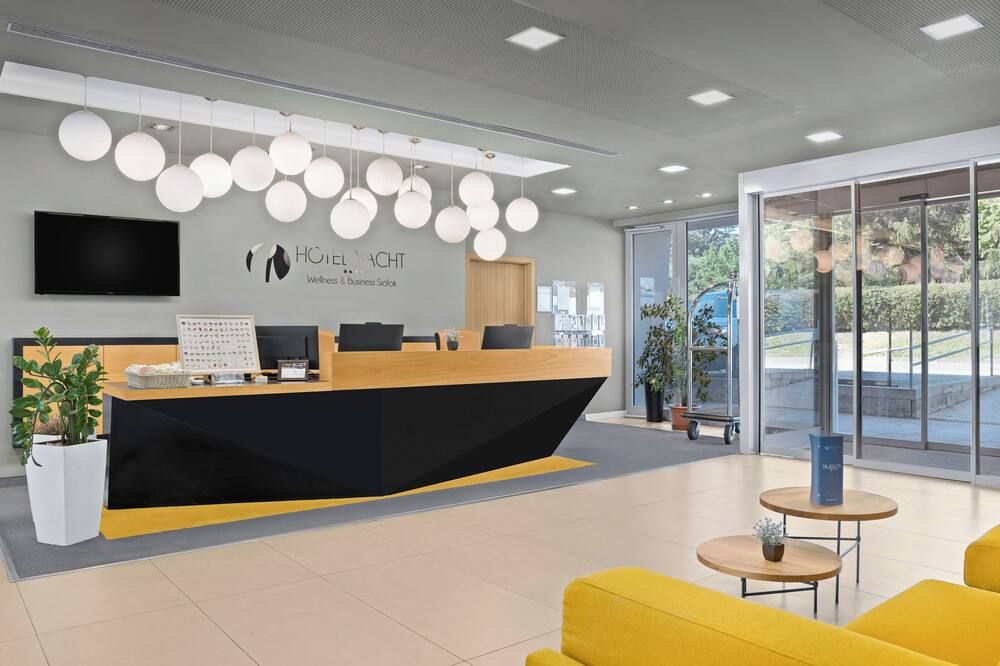 Hotel Yacht Wellness & Business - Siófok - לובי