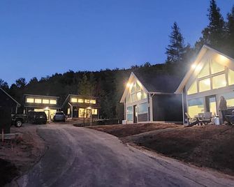 Explore Munising Alger Falls - Munising - Building