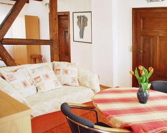 Pension Alter Zausel - Weimar - Sala de estar