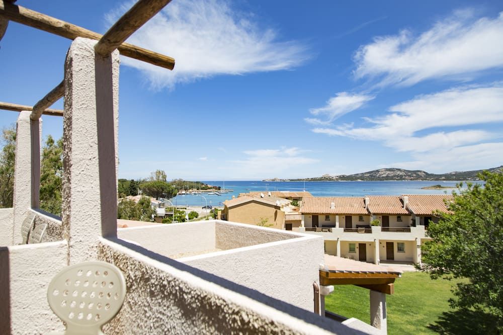 Blu Hotel Laconia Village - ארצאקנה - מרפסת