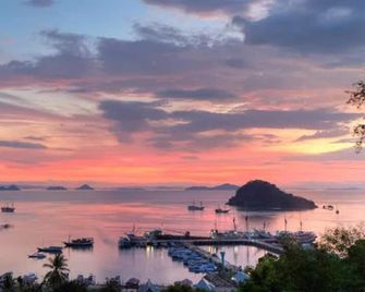 Eco Tree O'tel - Labuan Bajo - Vista externa