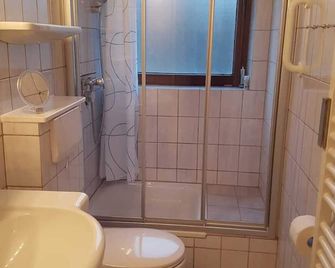 Ferienwohnung 'Kreuz' im Haus Libertas - Sankt Peter-Ording - Bathroom