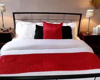 Forresters Bar & French Restaurant with Rooms - Barnard Castle - Bedroom