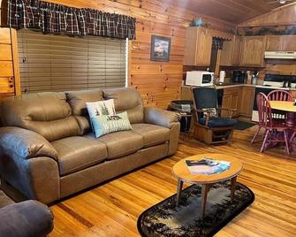 Beary Tale! Your happily ever after starts here! - Sevierville - Living room