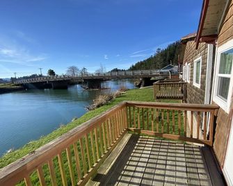 Raines Resort Cabins & Rv - Pacific City - Balcony