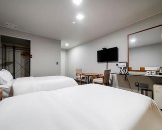 Donghae Hotel Me - Donghae - Slaapkamer