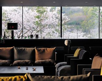 Jijijin Mastsuyama - Tobe - Lounge