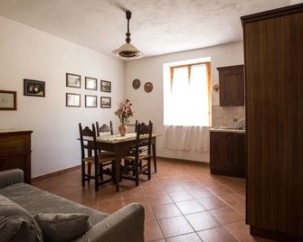 Casa Guaitoli - Bagni di Petriolo - Comedor