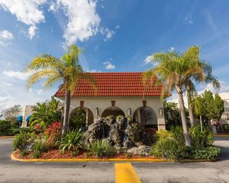 Maingate Lakeside Resort - קיסימי - בניין