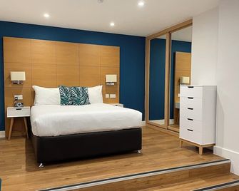 House of Fisher - 100 Kings Road - Reading - Bedroom