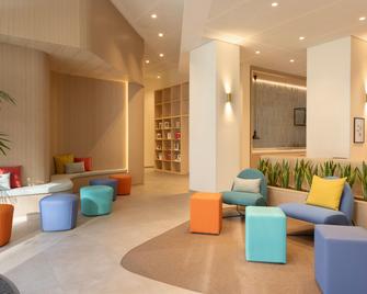 Staybridge Suites Malaga By IHG - Malaga - Salon