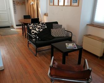 Joli Studio 33m2. Proche Chamonix, Annecy et Genève - La-Roche-sur-Foron - Salon