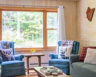 Cozy Cabin in Stratton Mountain & Mount Snow 10min - Stratton - Living room