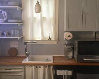 Eurostyle Apartment Near Metro (Bethesda) Easy Access To DC - Bethesda - Cuisine