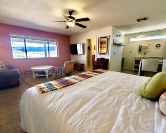 BirdSong Desert Retreat: Views and Privacy! - Nogales - Bedroom
