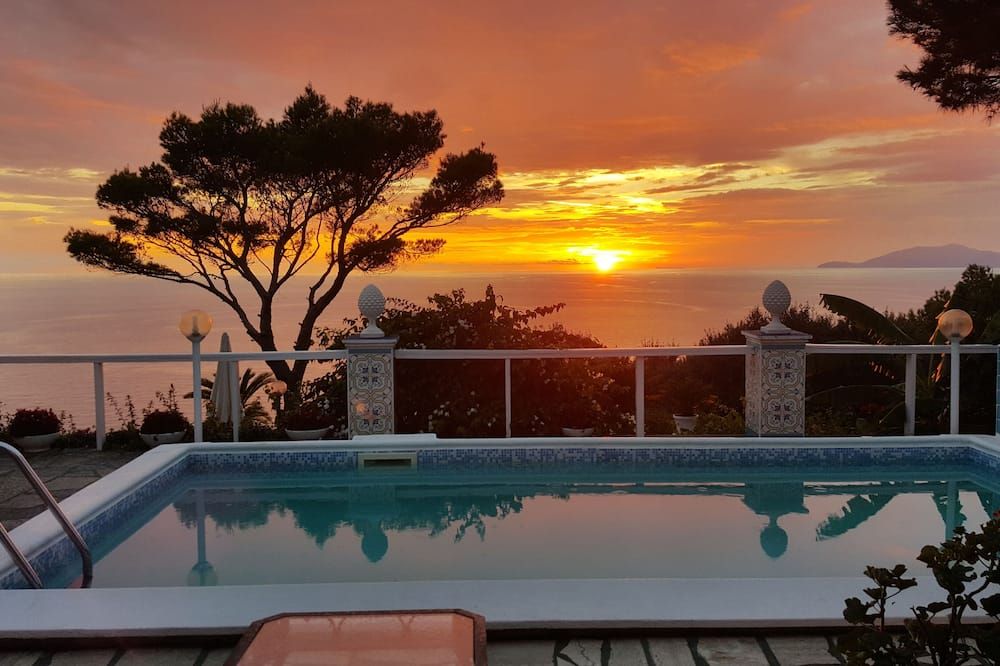 بي آند بي لا جوارديا