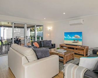 A Perfect Ten - Cowes - Wohnzimmer