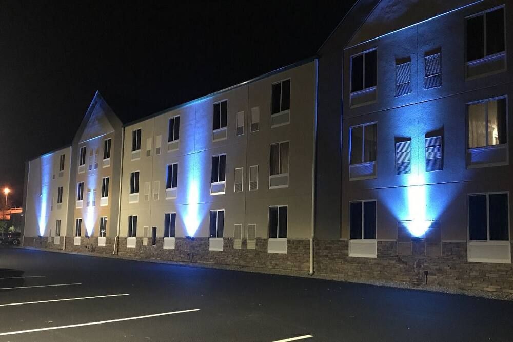 Plymouth Bay Inn - Kingston - Budova