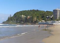 Sea Breeze On Goodwin Available Commonwealth Games - Burleigh Heads - Beach