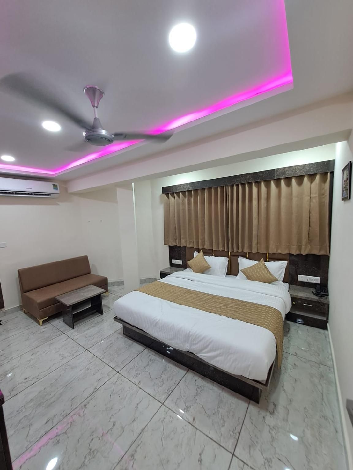 Hotel Lake Palace By G L Group