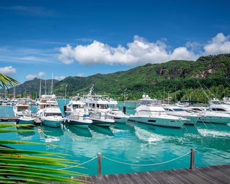Coral Strand Smart Choice Hotel - Beau Vallon - Außenansicht