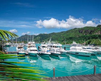 Coral Strand Smart Choice Hotel - Beau Vallon - Außenansicht
