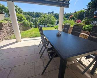 2 Rooms Kitchen Whirlpool Shower-Toilet 75'Sat-Tv Terrace Parking For 4+2 Guests - Waldbronn - Innenhof