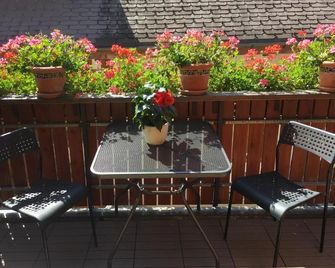 Privatzimmer / Bed & Breakfast - Andermatt - Balcón