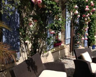 B&B 10 minutes from Parc Astérix, CDG airport - Plailly - Patio