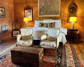 The Loft at Hopson, a unique delta stay located on the historic Hopson grounds - Clarksdale - Sala de estar