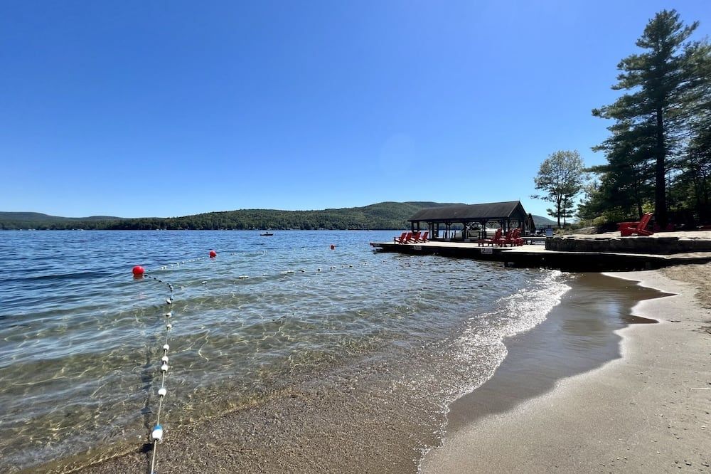 The Stone Gate Resort - Lake George - Beach