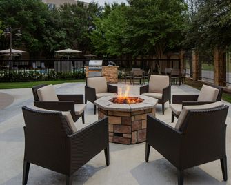 Residence Inn by Marriott Fort Worth Cultural District - Fort Worth - Patio