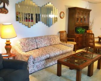 Kamaole Beach Royale - Kīhei - Living room