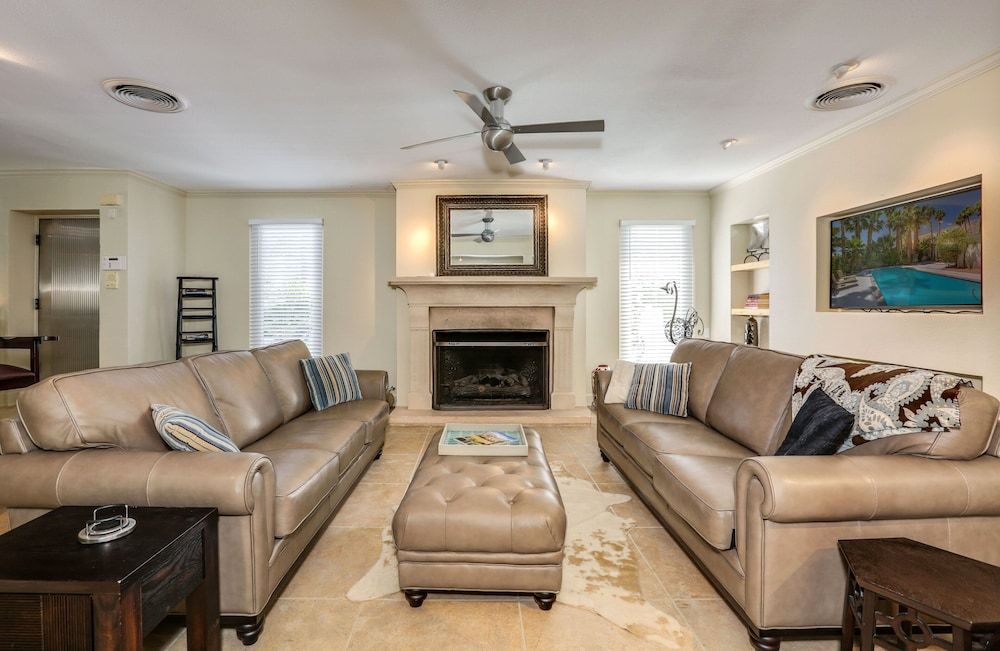 Old Las Palmas Private Estate - Palm Springs - Living room