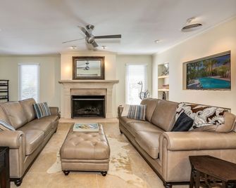 Old Las Palmas Private Estate - Palm Springs - Living room